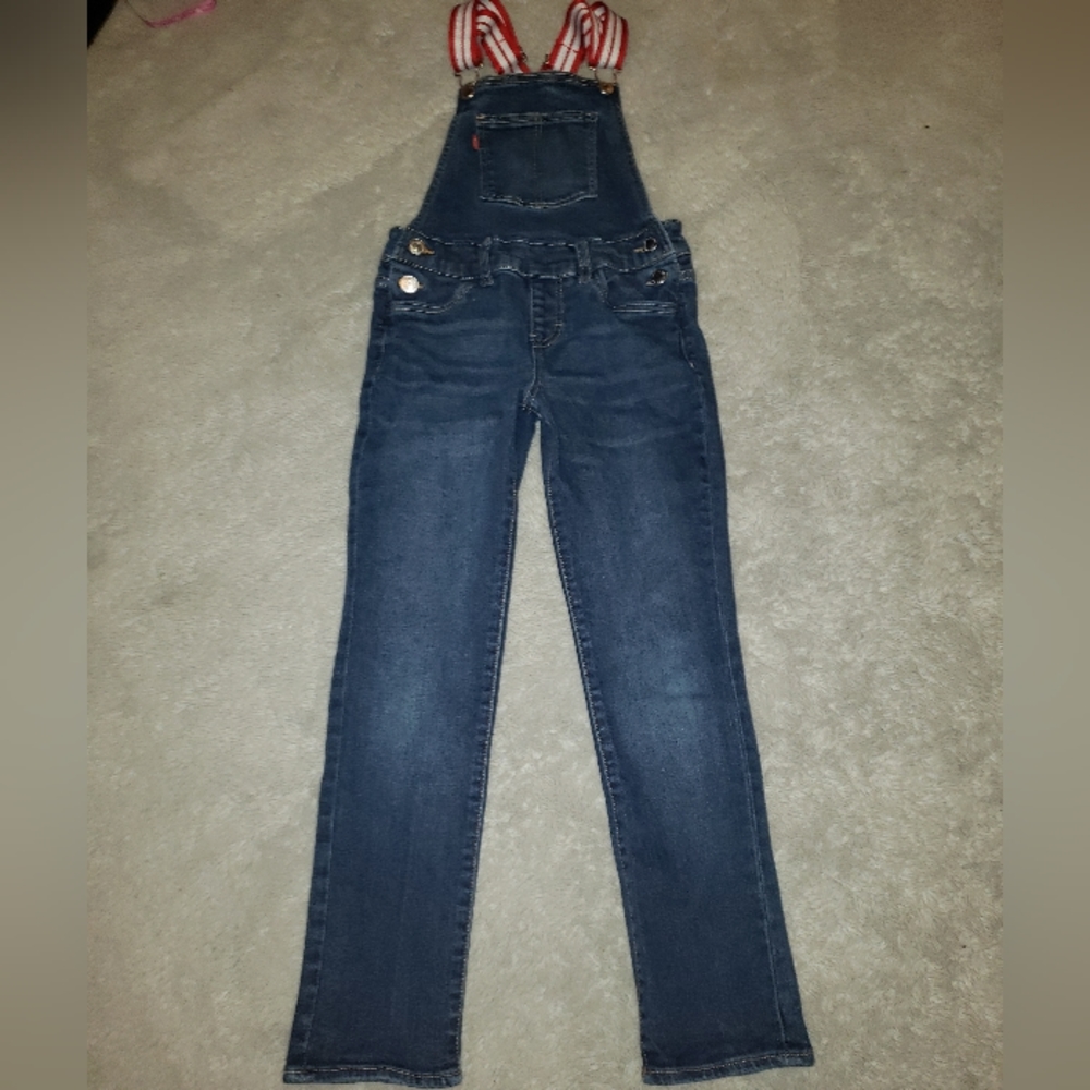 Levis 8 overall